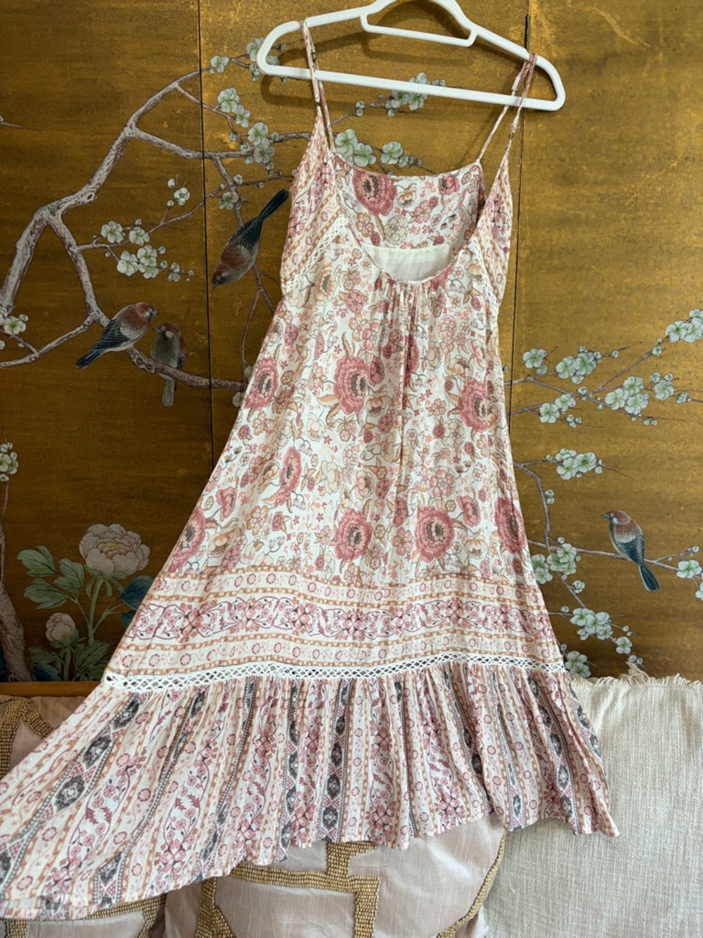 Spell & The Gypsy, Zahara Midi Dress.
Boho, feminine, floral, lightweight xs - Picture 9 of 15